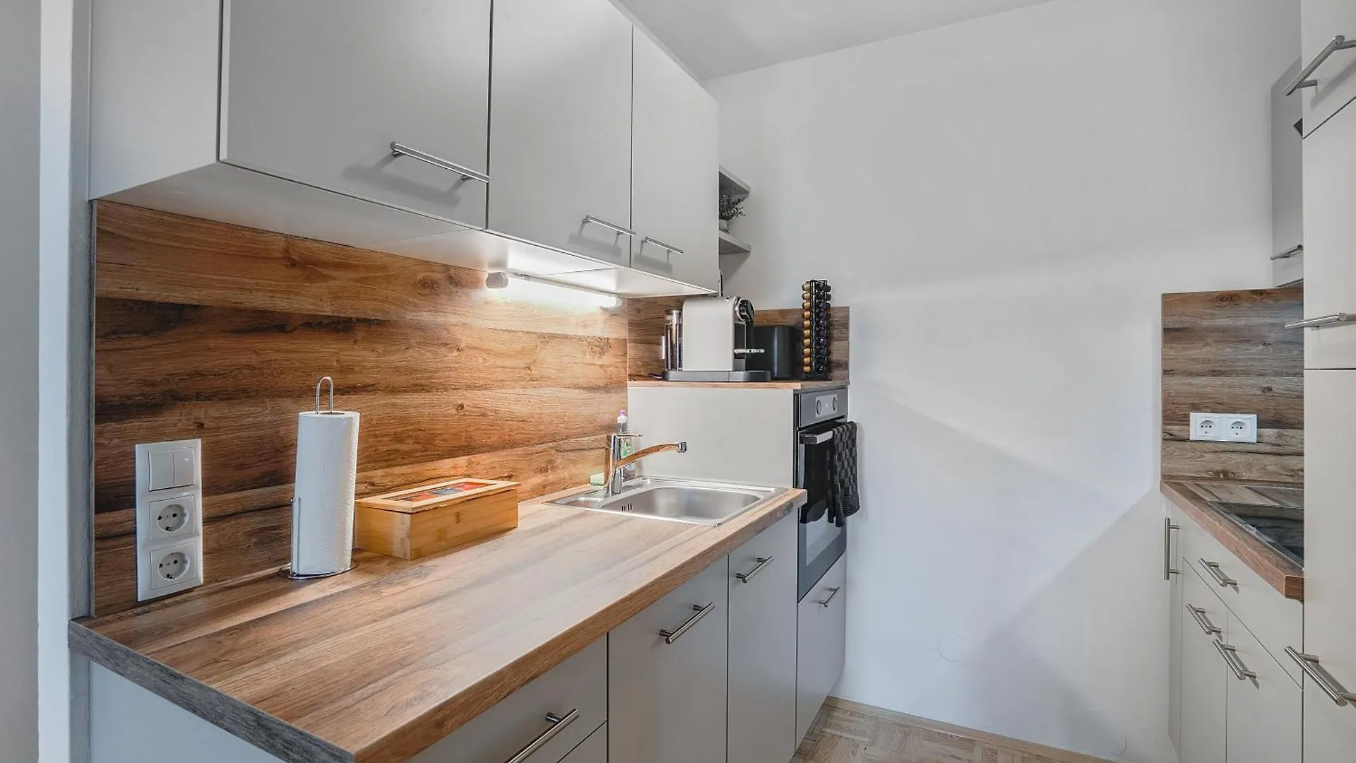 Cozy And Calm - Historic City Center With Free Parking & Elevator By Hero Homes Graz